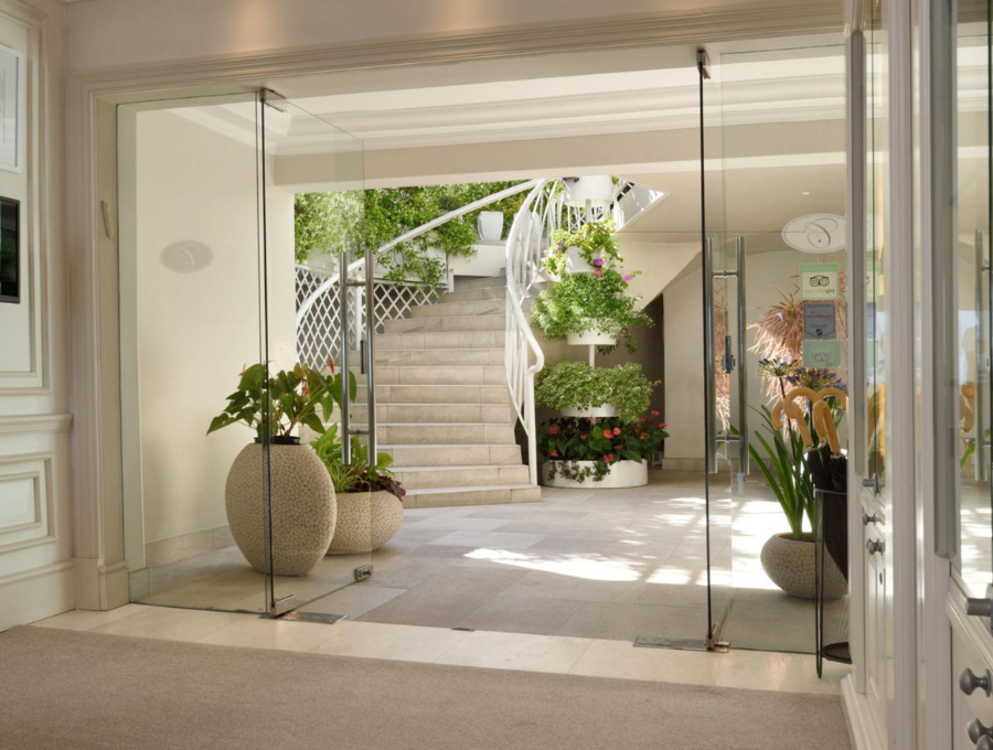 THE CLARENDON BANTRY BAY - STANDARD ROOM